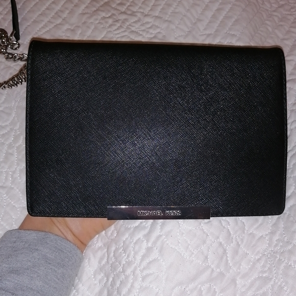 Michael Kors wallet on chain /clutch - Picture 11 of 16